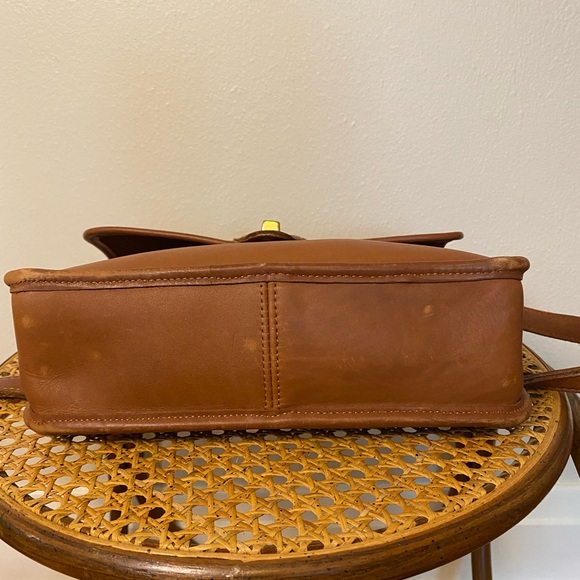 Vintage Coach Willis British Tan 9927 Shoulder Crossbody Bag - Picture 9 of 12